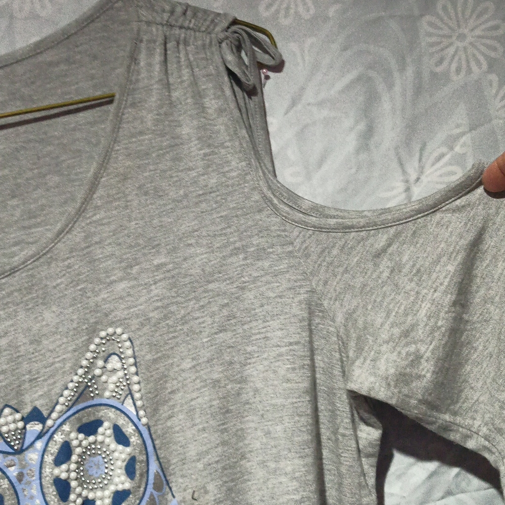 blouse for lady - Picture 2 of 3